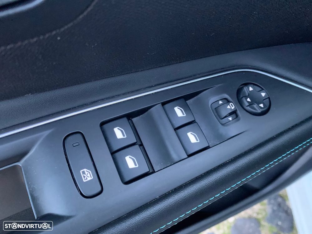 Peugeot 3008 1.5 BlueHDi Allure Pack EAT8 - 21