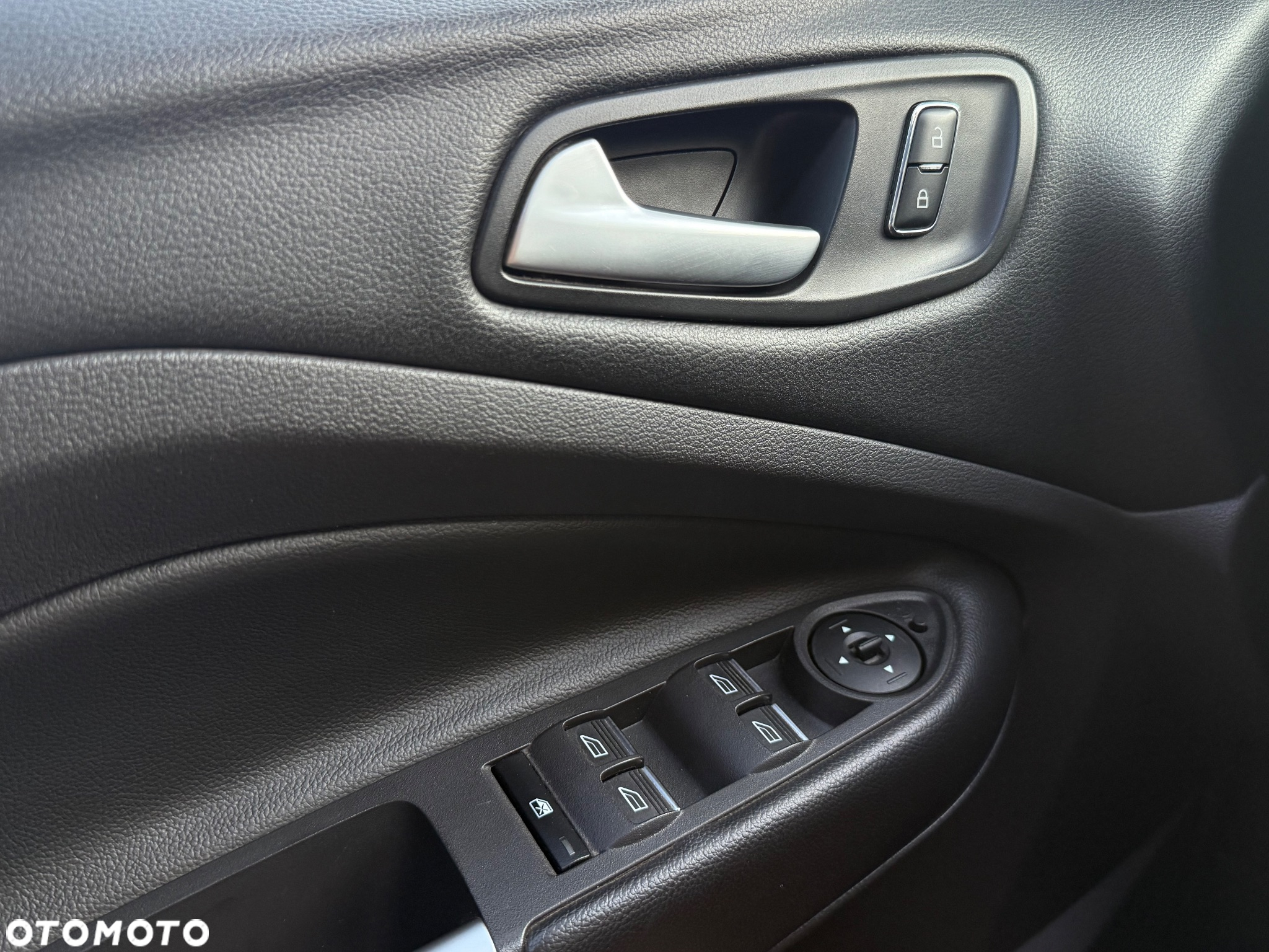 Ford Kuga 2.0 TDCi FWD Edition - 37