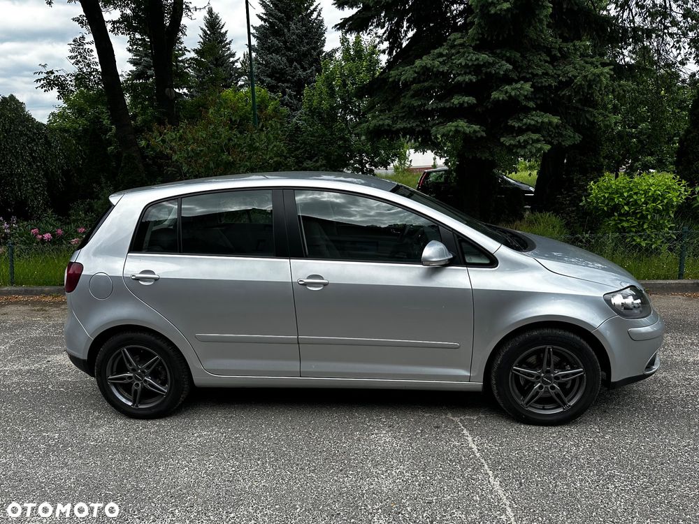 Volkswagen Golf Plus 1.6 FSI Comfortline - 3