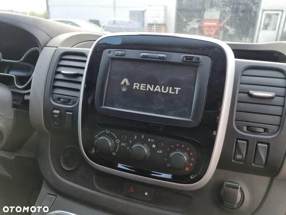 Renault Trafic - 23