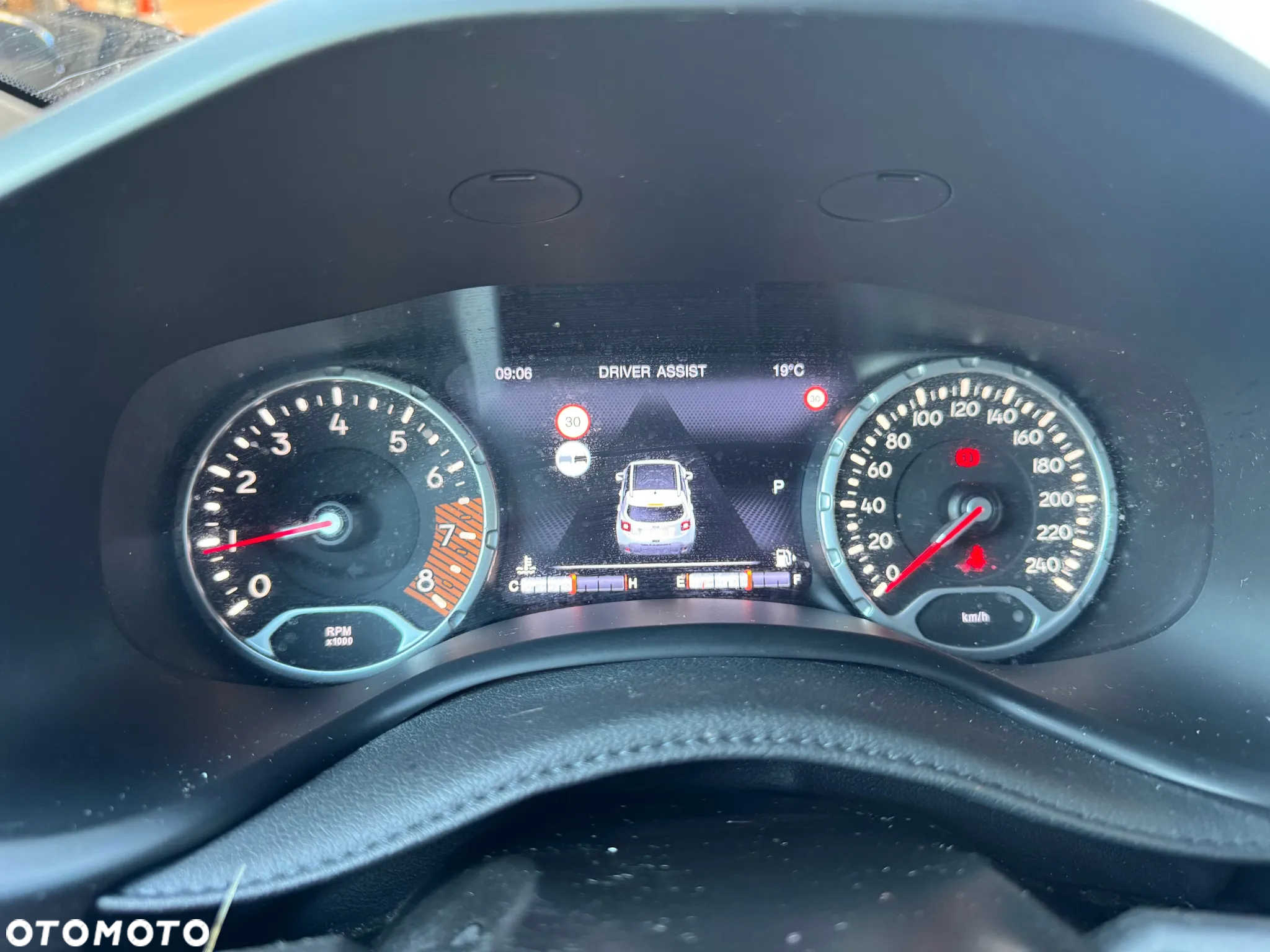Jeep Renegade - 8