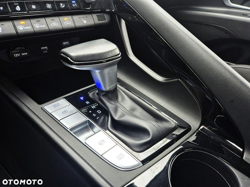 Hyundai Elantra - 26