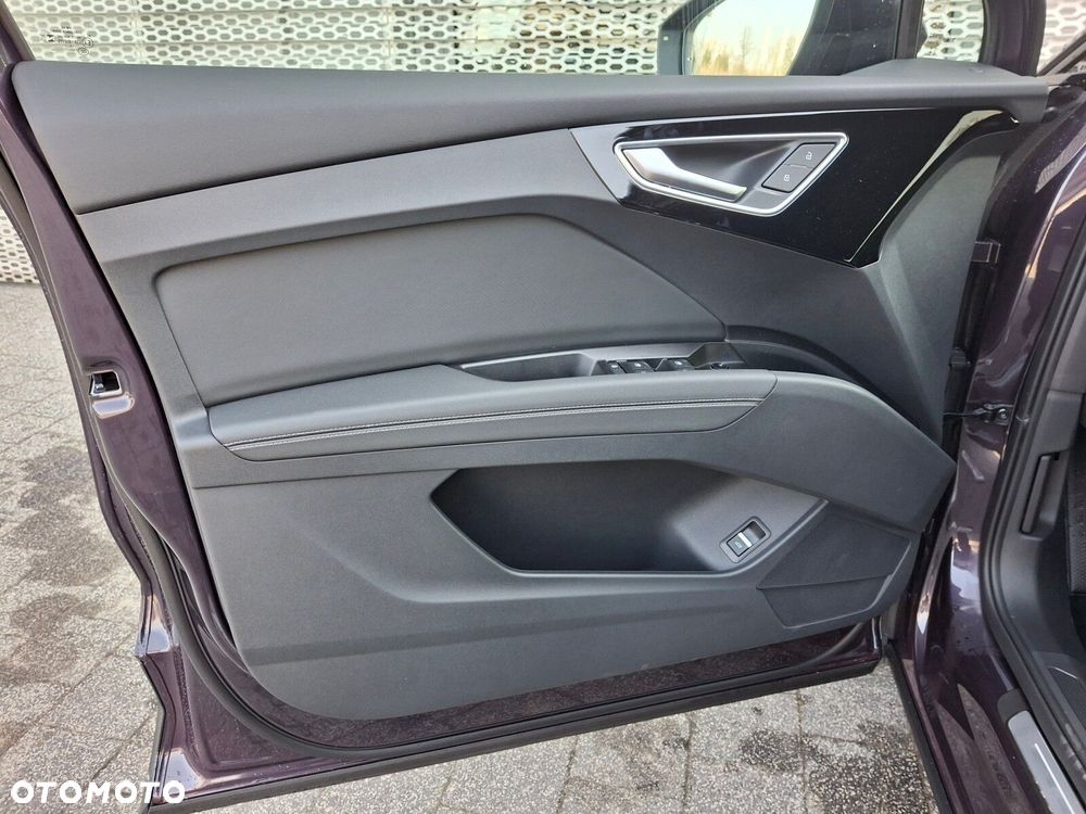 Audi Q4 e-tron - 9