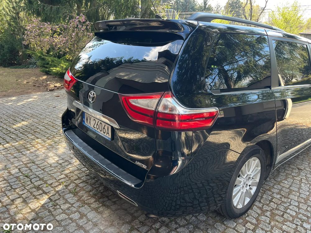 Toyota Sienna - 10