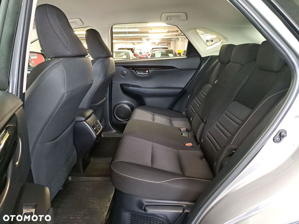 Lexus NX 300h Business Edition AWD - 13