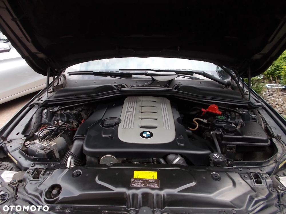 BMW Seria 5 525d - 14