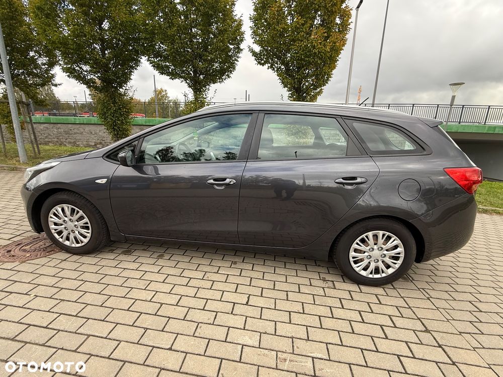 Kia Ceed - 10