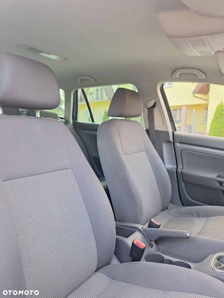 Volkswagen Golf - 10