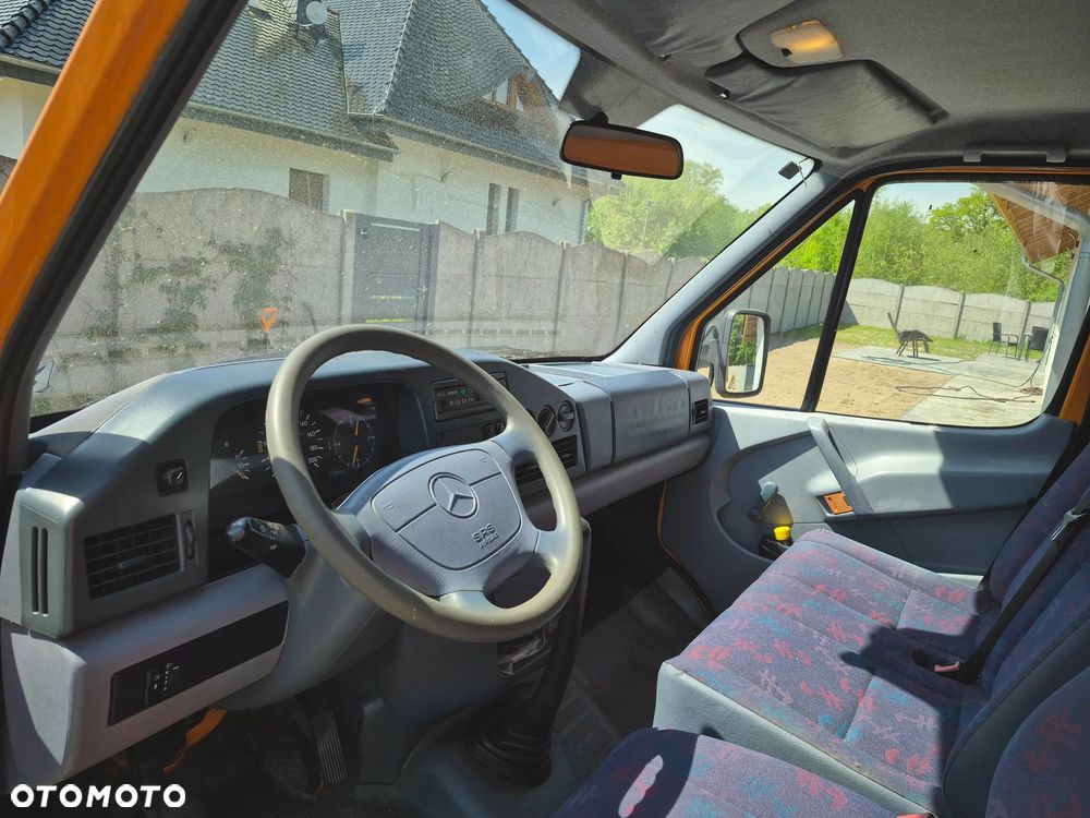 Mercedes-Benz Sprinter - 10