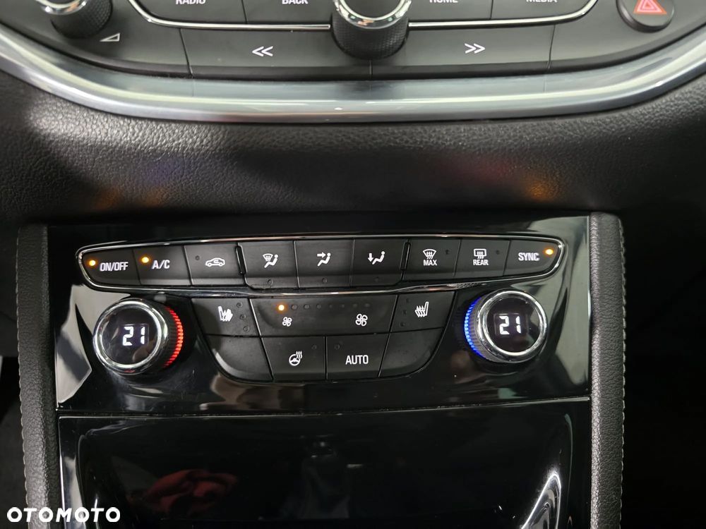 Opel Astra 1.6 BiTurbo D (CDTI) Start/Stop Innovation - 21