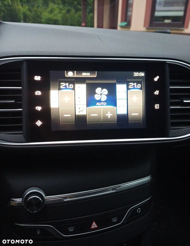 Peugeot 308 1.2 PureTech Allure S&S - 18