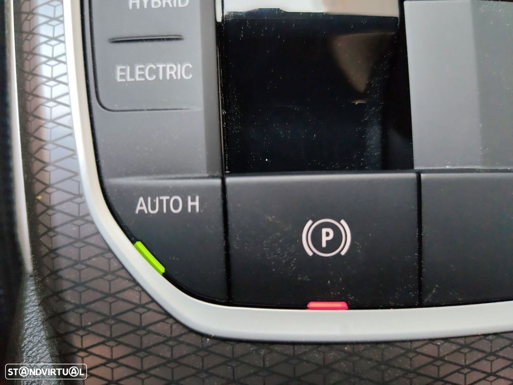 BMW 330 e Pack Desportivo M Pro Auto - 31