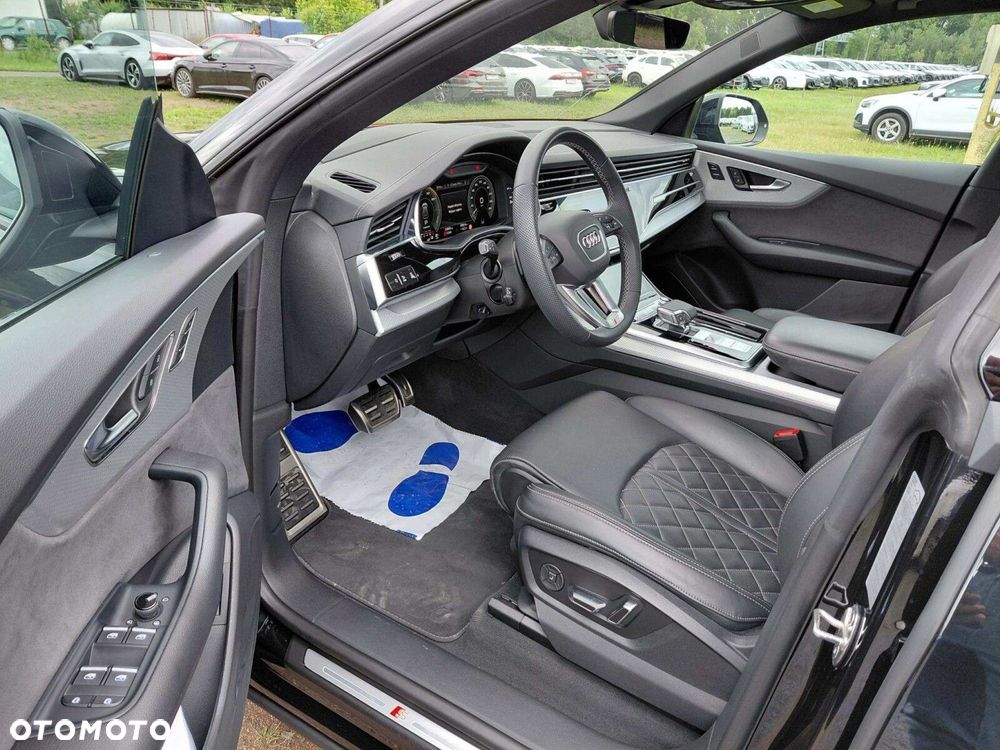 Audi Q8 - 10