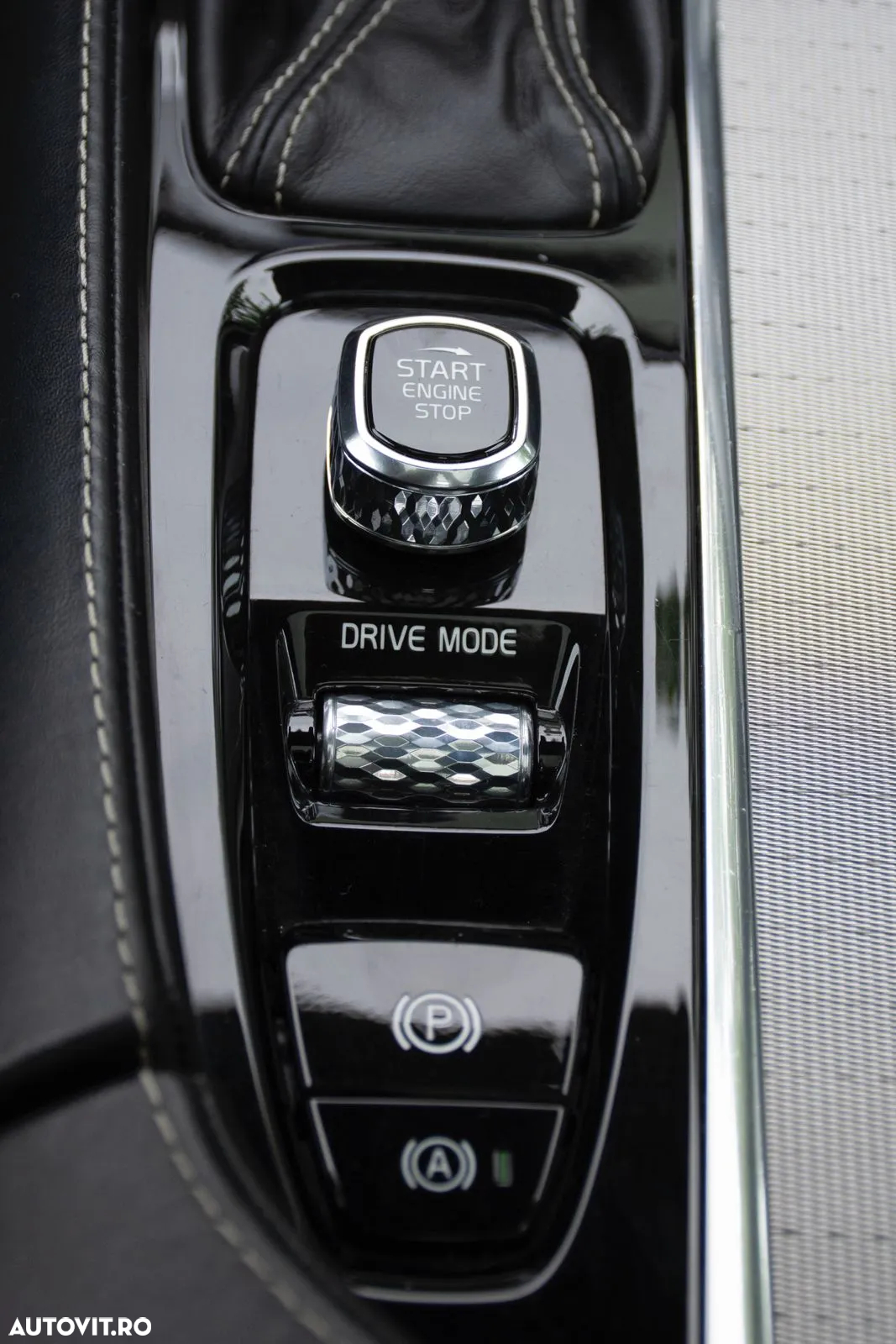 Volvo XC 90 D5 AWD Geartronic RDesign - 32