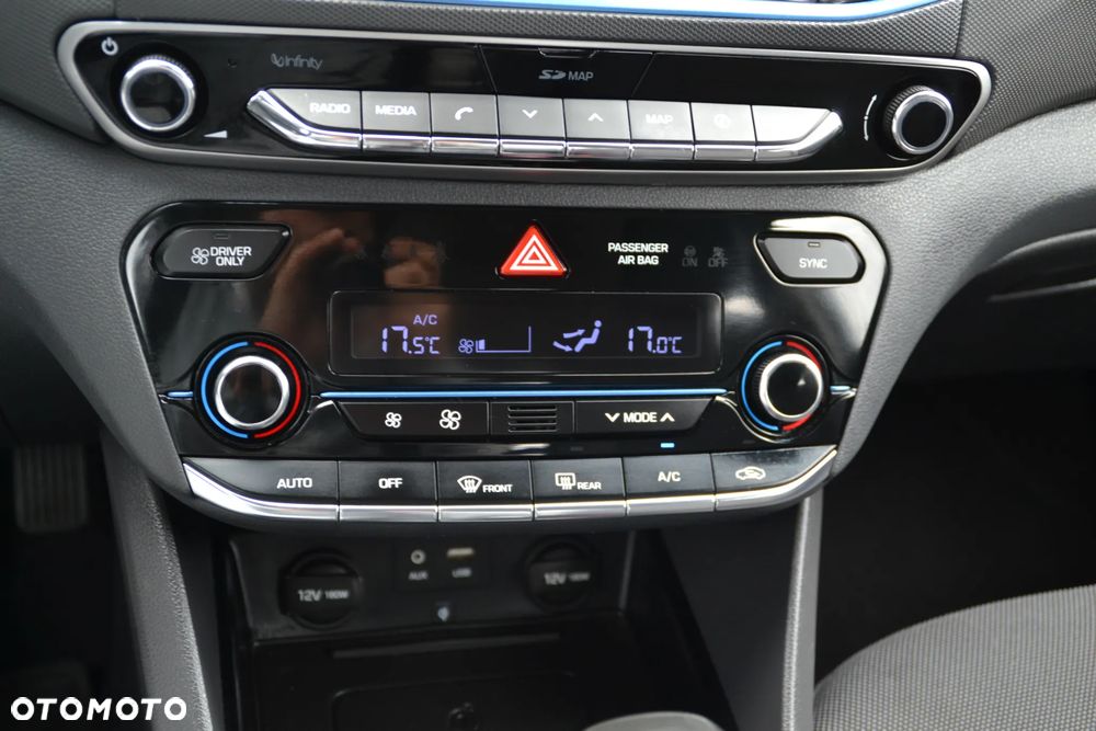 Hyundai IONIQ - 36