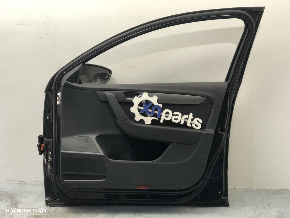 Quartela Frente Dto Preto Usado VW PASSAT Variant (365) 1.6 TDI | 08.10 - 12.14 - 1