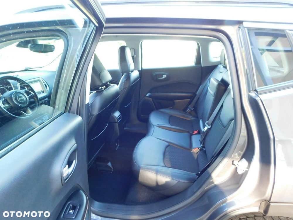 Jeep Compass - 14
