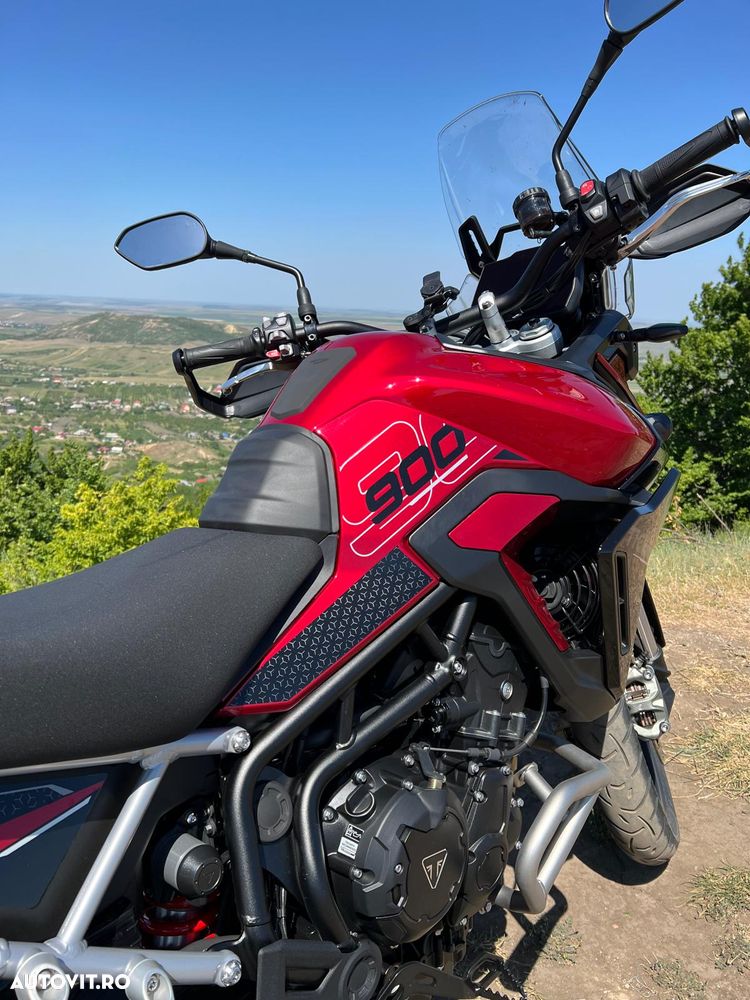 Triumph Tiger 900 - 12