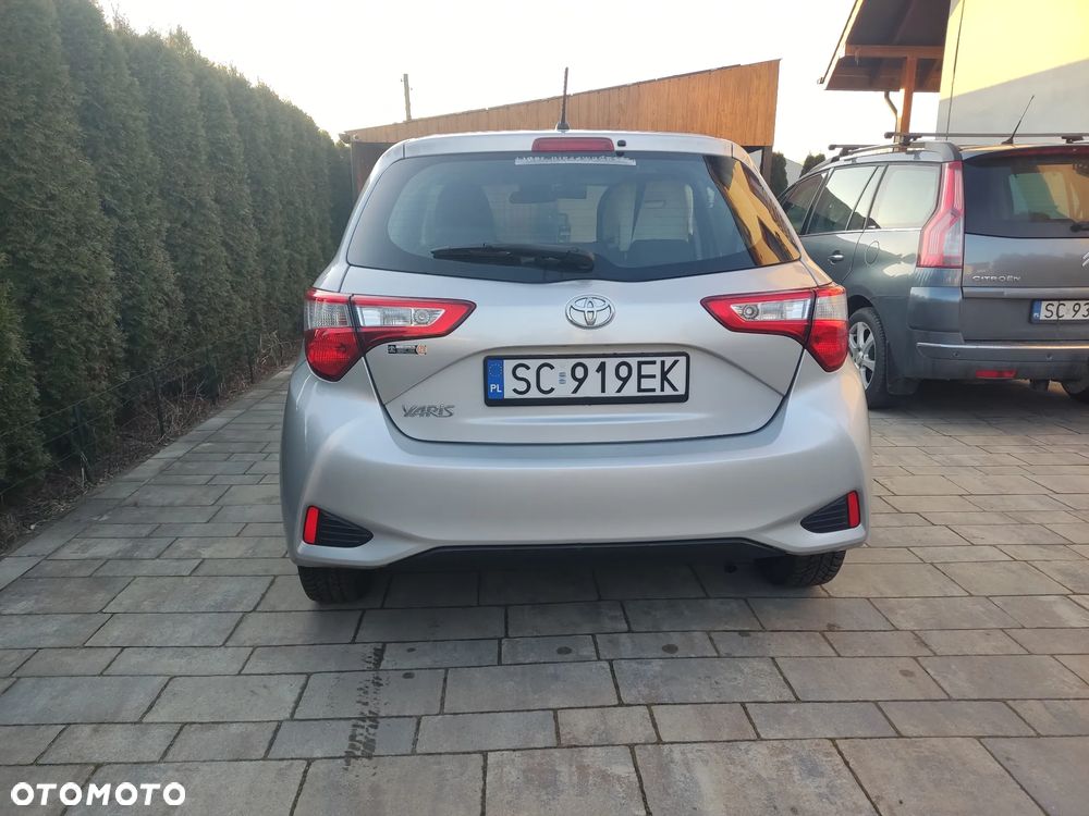 Toyota Yaris 1.0 Life EU6 - 7