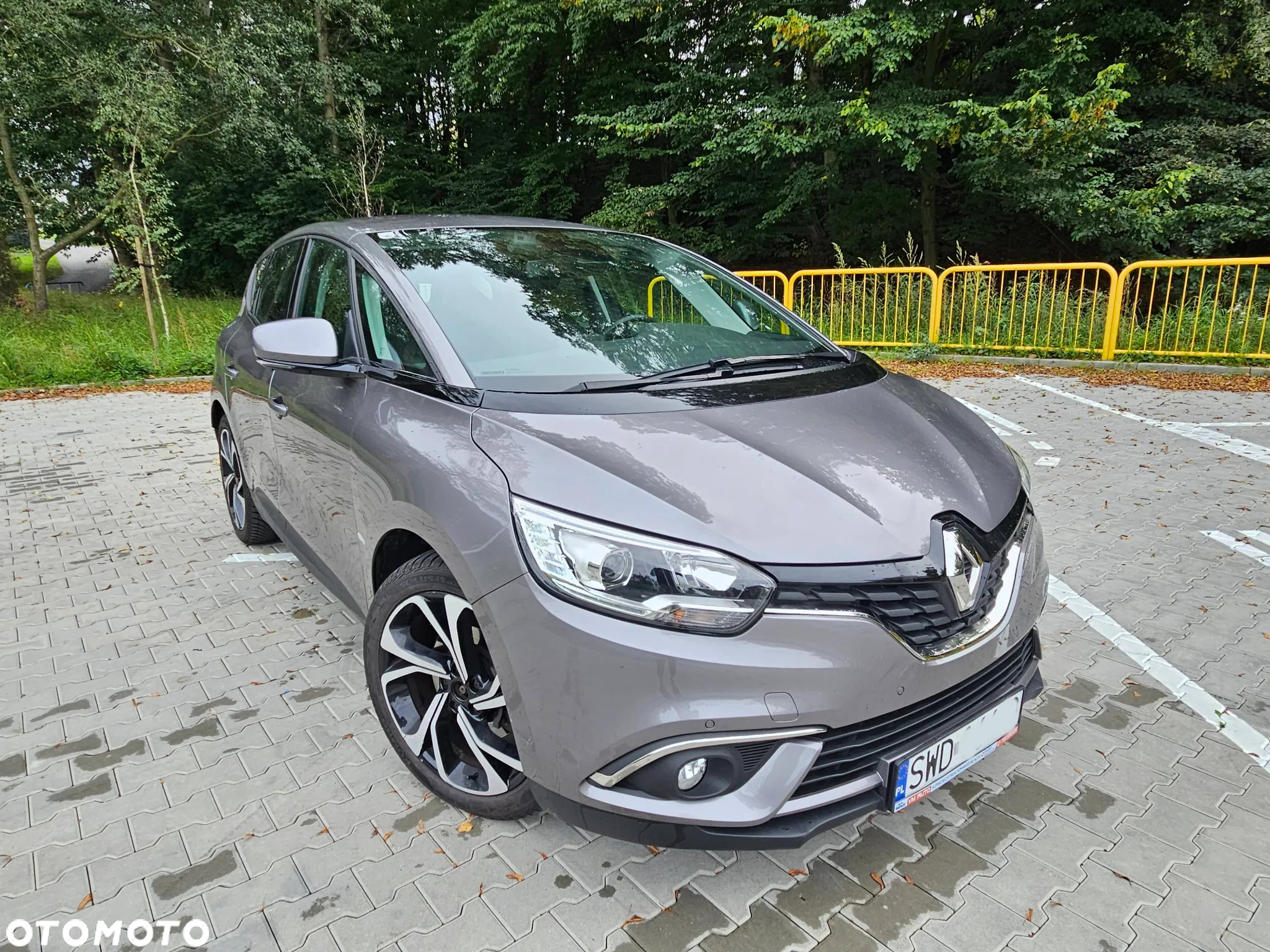 Renault Scenic 1.3 TCe FAP Zen - 4