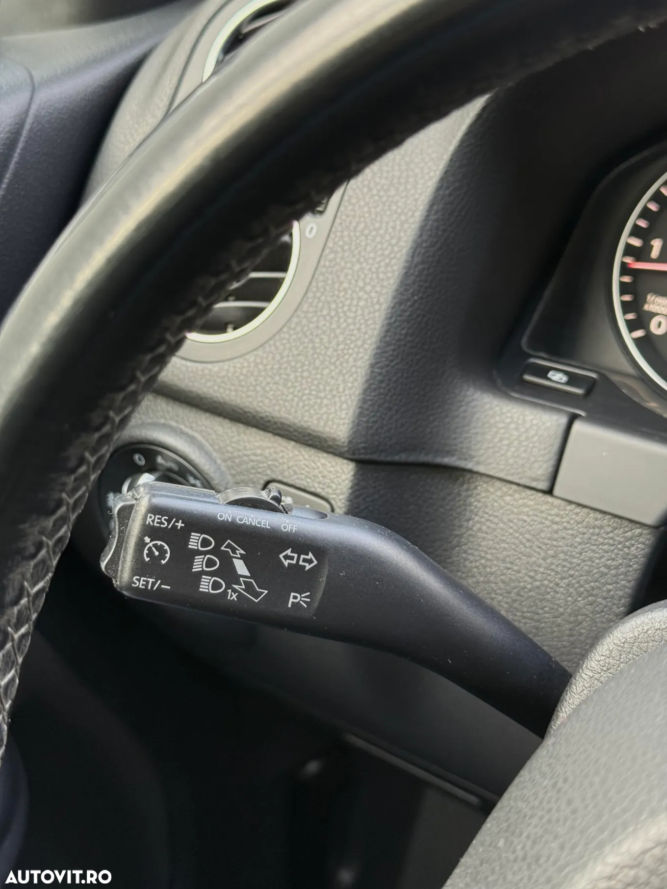 Volkswagen Golf Plus 1.6 TDI DPF DSG Comfortline - 24