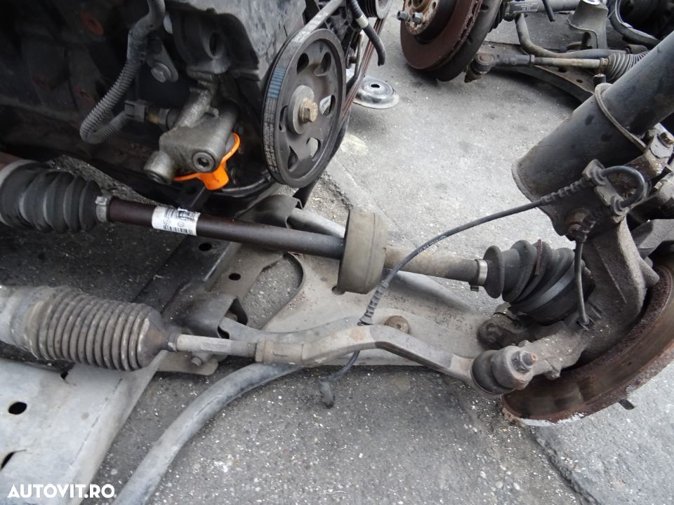 Planetara stanga dreapta Dacia Logan 1.2 16V D4F 75CP 55KW din 2010 - 1