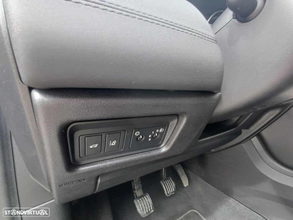 Land Rover Discovery Sport 2.0 TD4 SE - 11