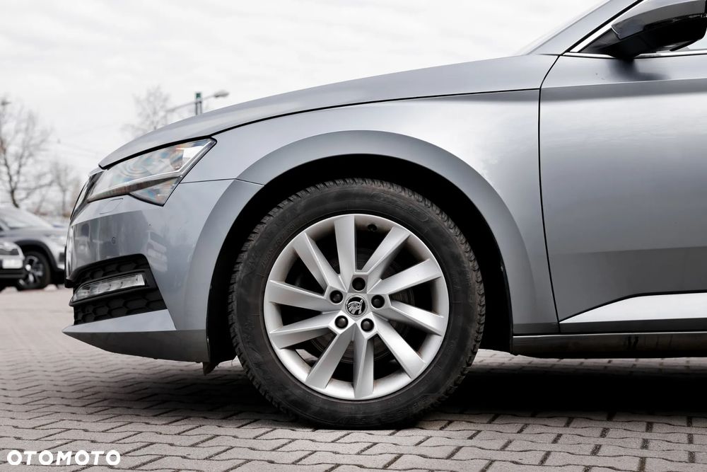 Skoda Superb 2.0 TDI SCR 4x4 Ambition DSG - 4