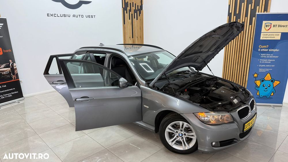 BMW Seria 3 320i Touring Aut. - 10