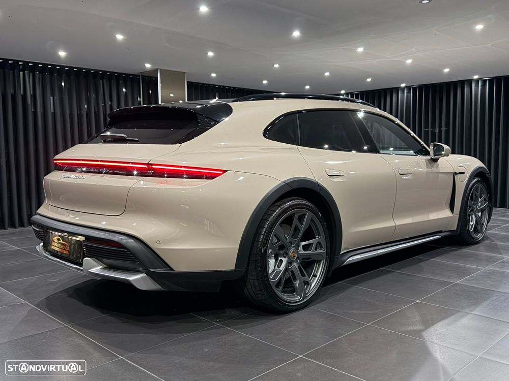 Porsche Taycan Cross Turismo Turbo - 7