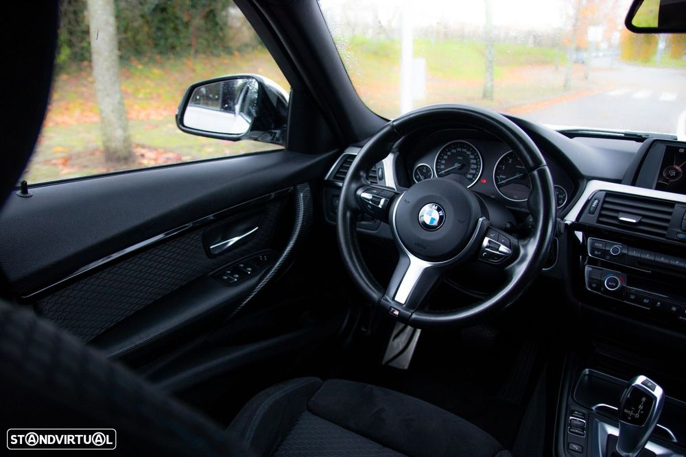 BMW 330 e iPerformance Pack M - 2