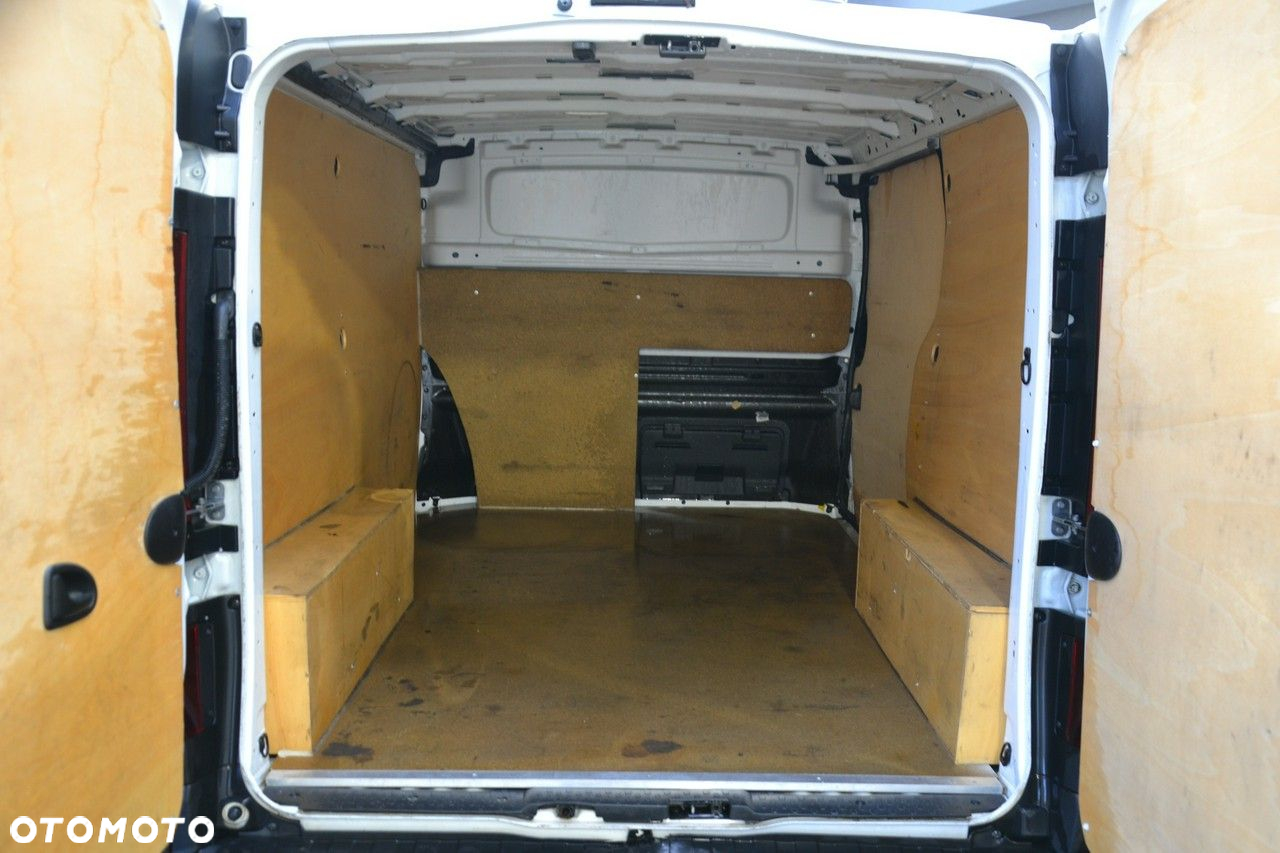 Nissan NV300 - 30