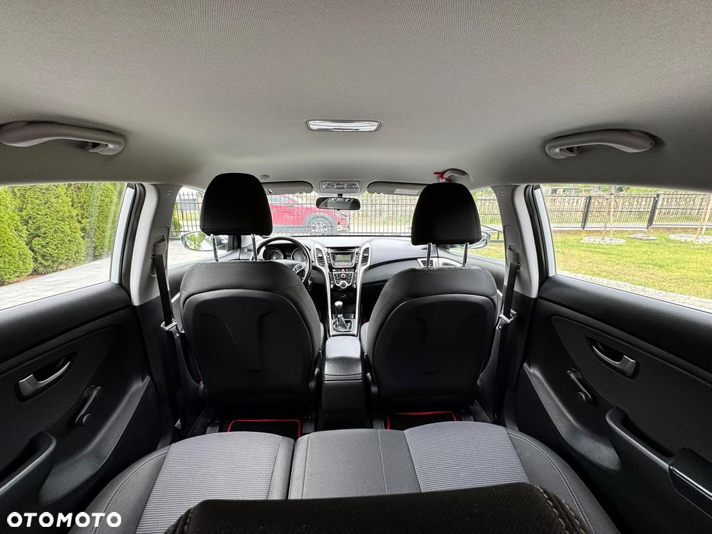 Hyundai i30 1.6 D Classic + - 34