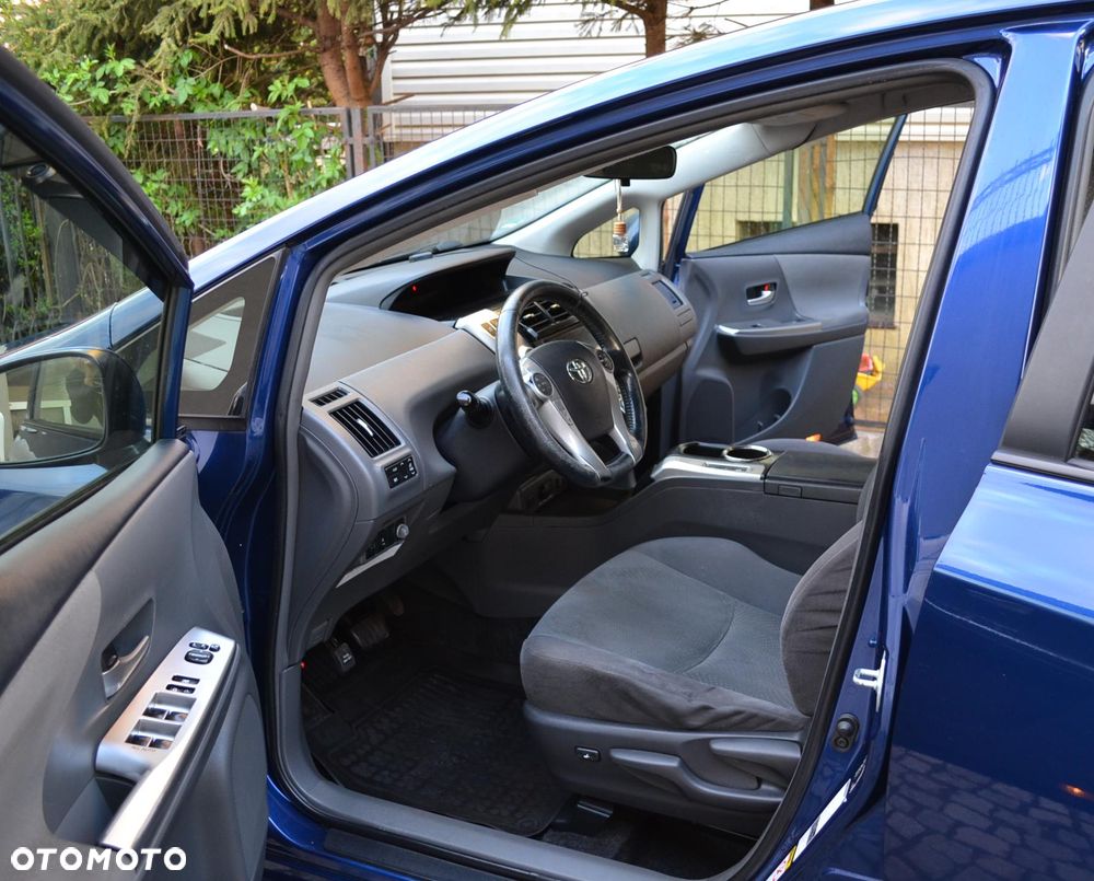 Toyota Prius+ (Hybrid) - 10
