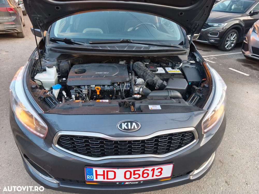 Kia Ceed 1.6 CRDi 136 ISG SW Platinum Edition - 11