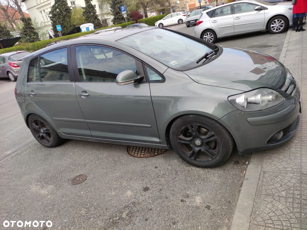 Volkswagen Golf Plus 1.6 FSI Comfortline - 16