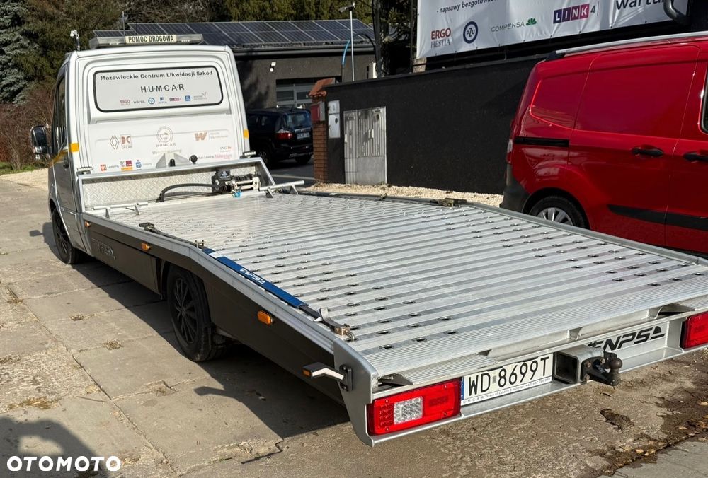 Mercedes-Benz Sprinter - 4