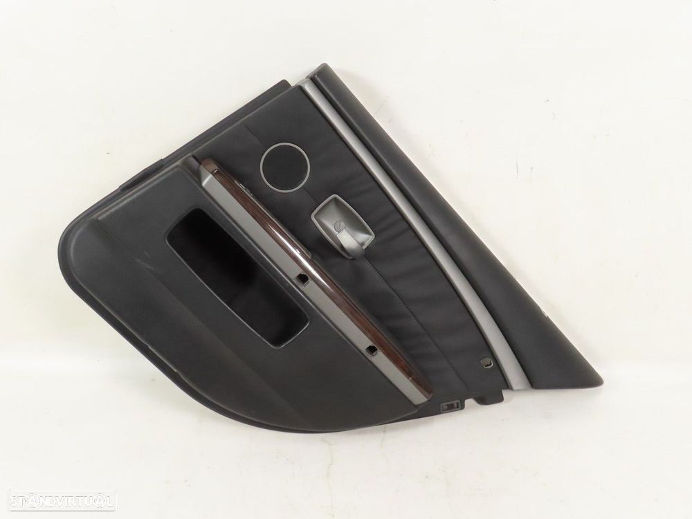 Forra da Porta Direito/Trás Seminovo/ Original BMW 7 (E65, E66, E67) - 1
