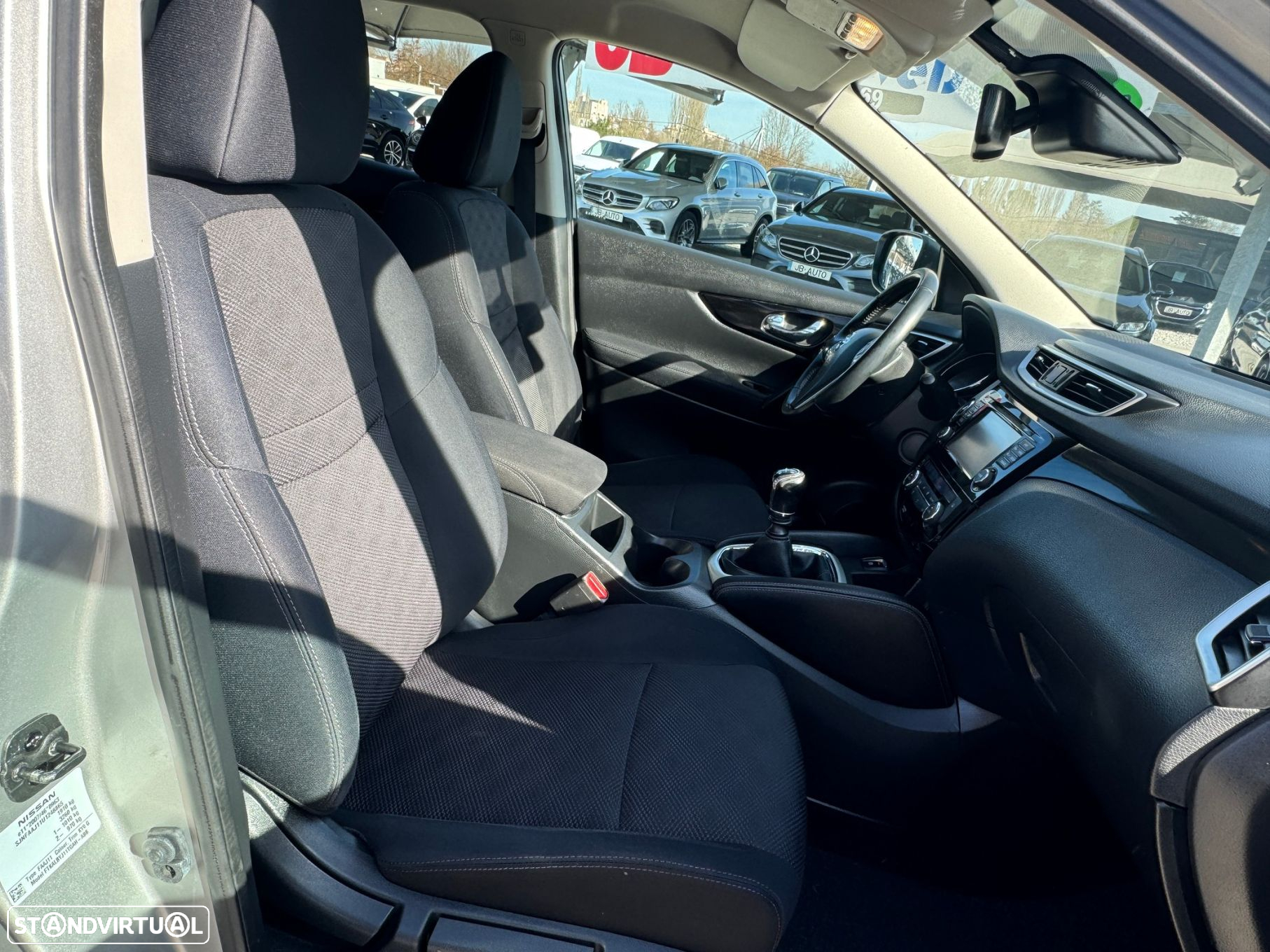 Nissan Qashqai 1.5 dCi N-Connecta 18 - 11