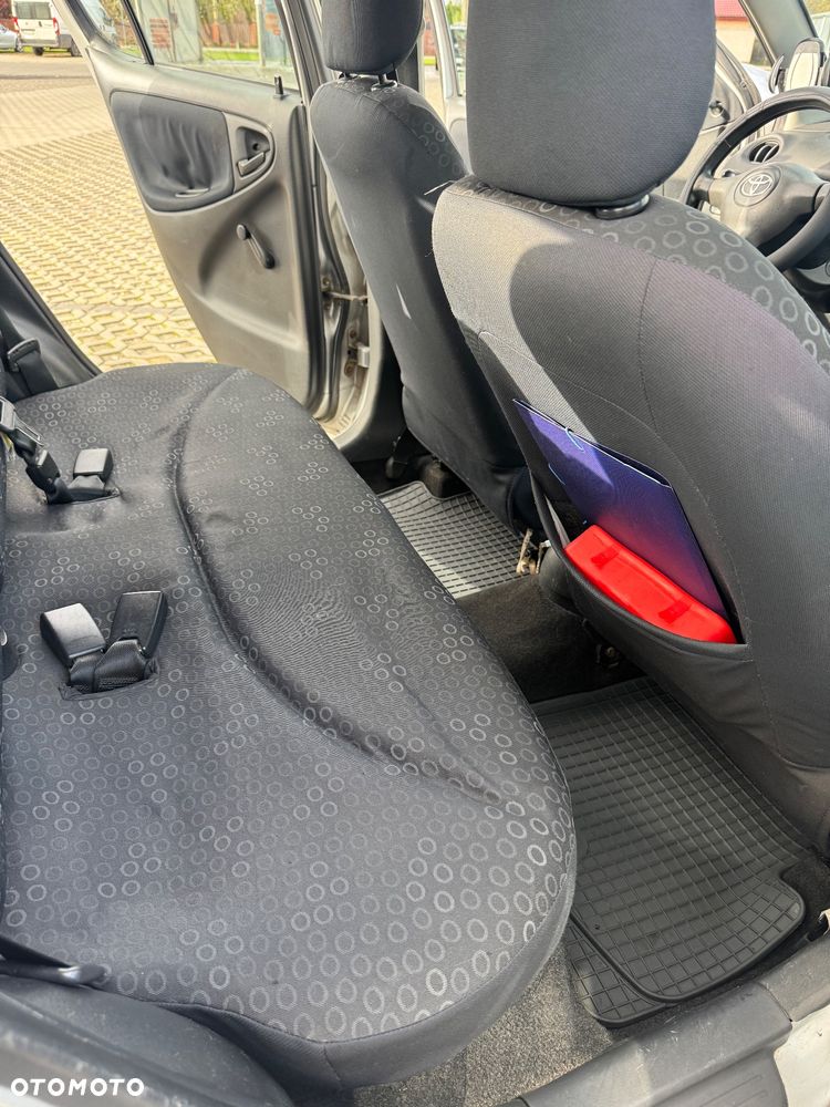 Toyota Yaris - 13