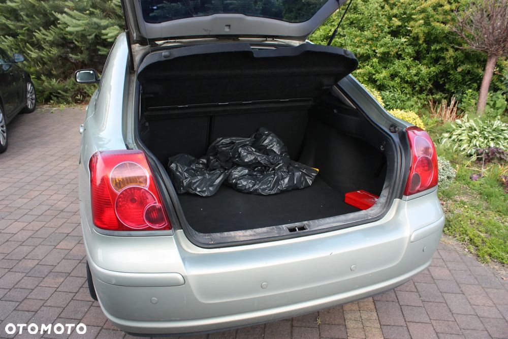 Toyota Avensis - 7