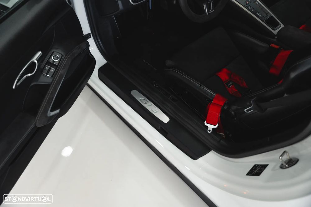 Porsche 911 Série F - 24