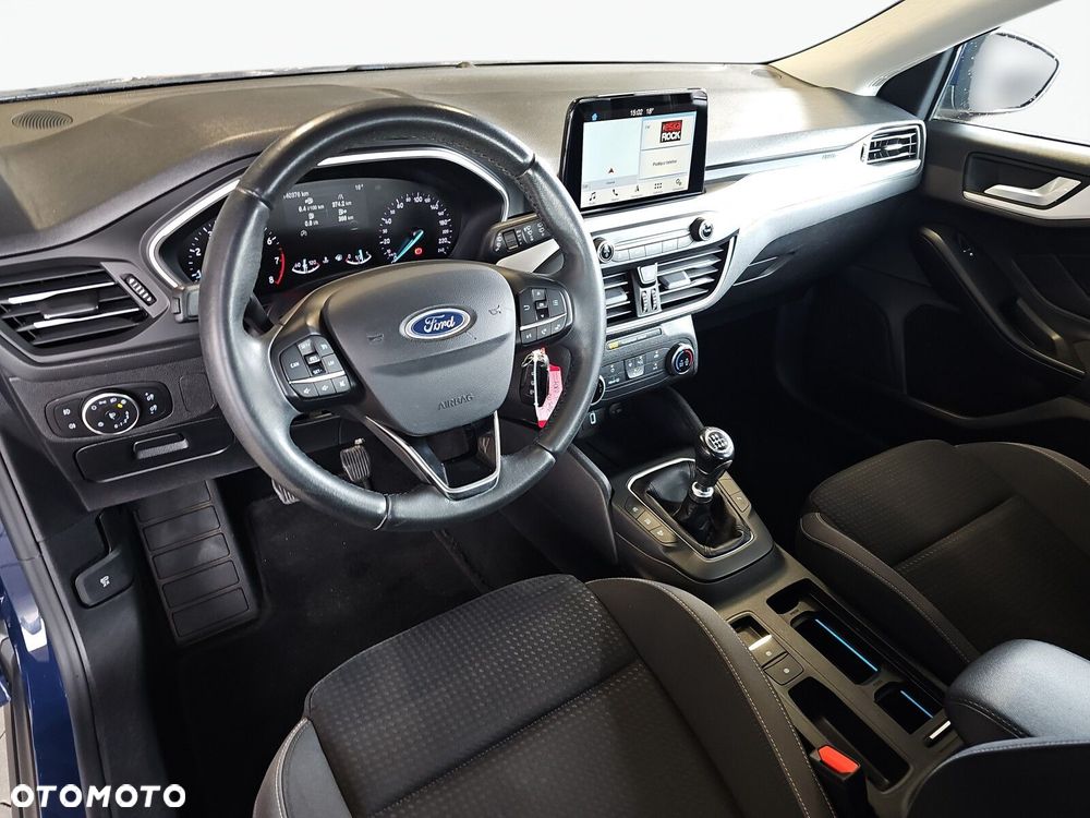 Ford Focus 1.0 EcoBoost Trend - 10