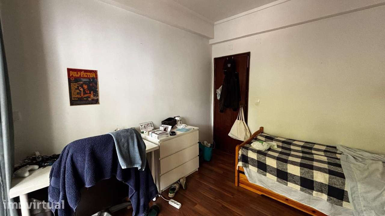Arrenda-se quarto a estudante - Lumiar - Em frente ao metro - Grande imagem: 3/3