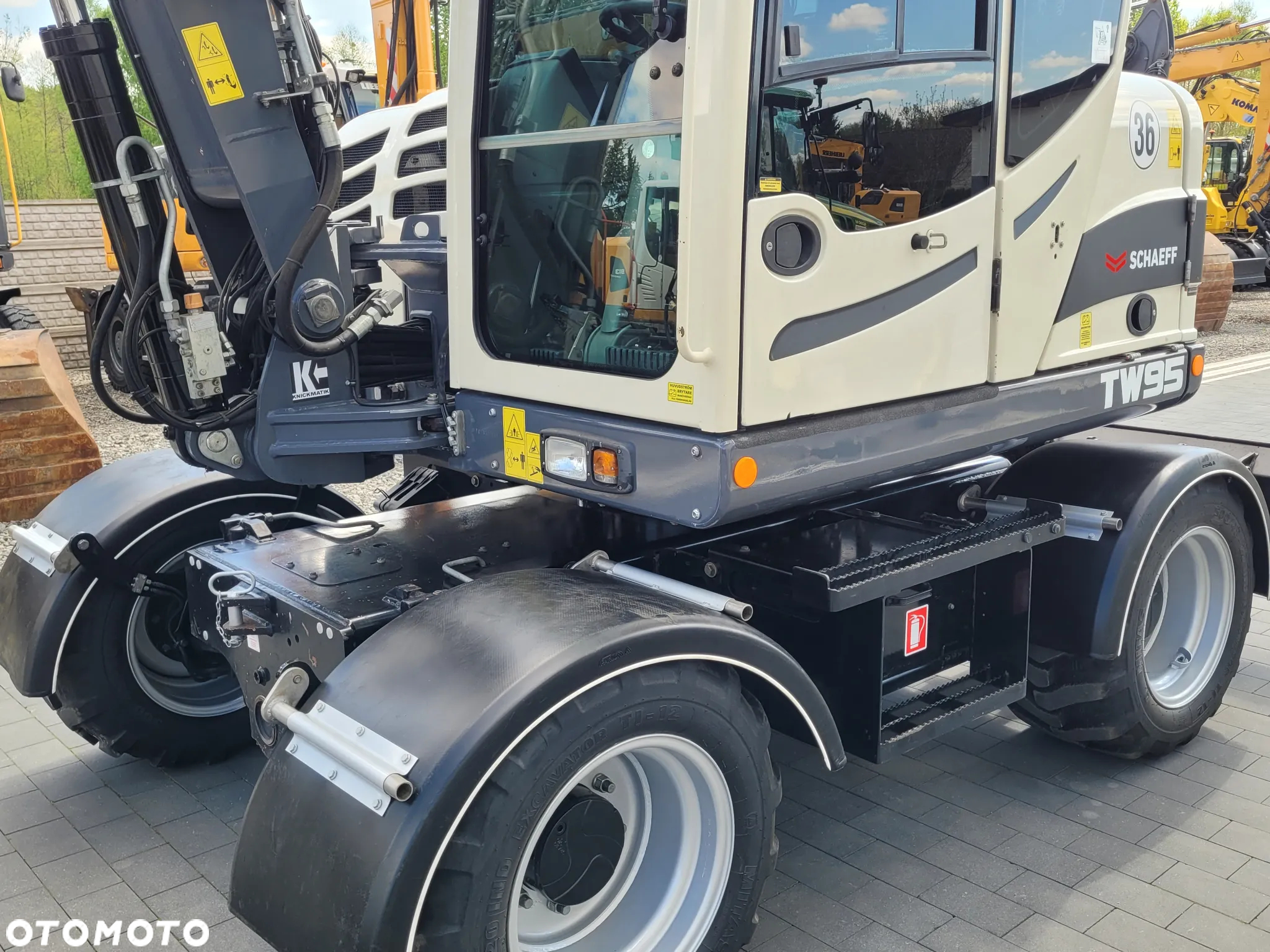 Schaeff TW95 / ROTOTILT ze szczypcami / bogate wyposażenie / - 12