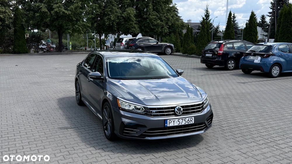 Volkswagen Passat - 11