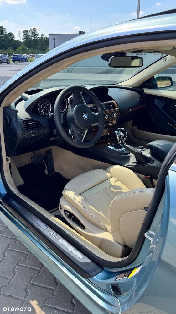 BMW Seria 6 650 i - 8