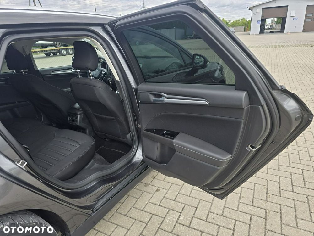 Ford Mondeo - 22