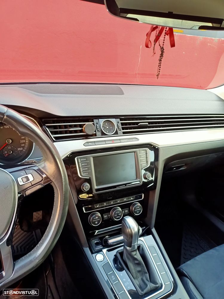 VW Passat Variant 2.0 TDI Highline DSG - 21