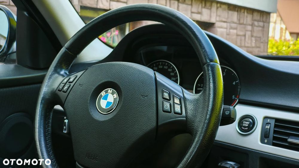 BMW Seria 3 320d DPF - 24